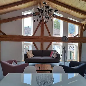 Neu! Im Lueftlmalereck, Hennalahaus Oberammergau